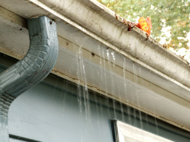 5 Causes of Leaky Gutters