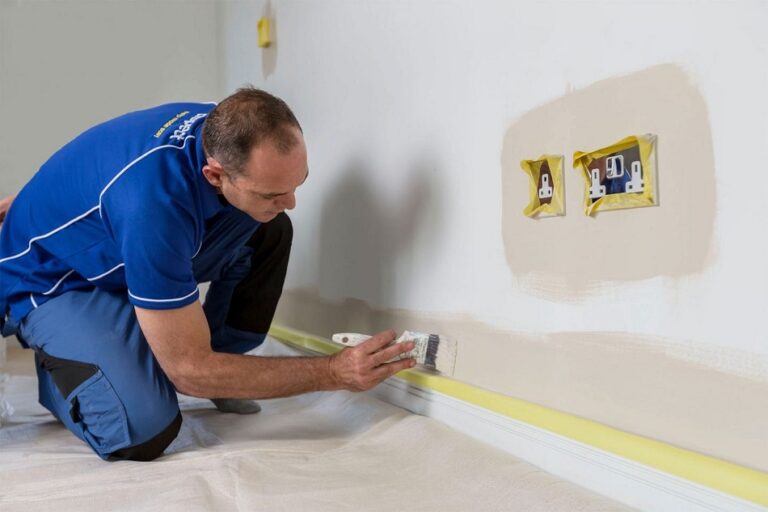 Right Painter and Decorator