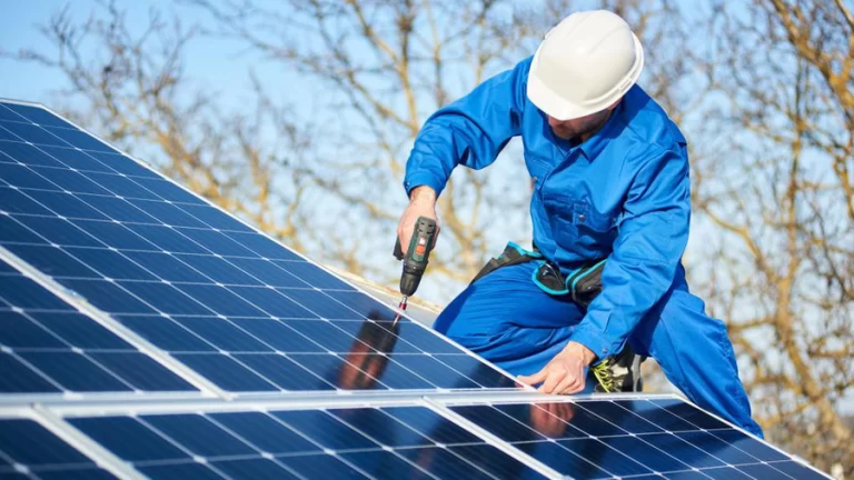 Solar Panel Installer