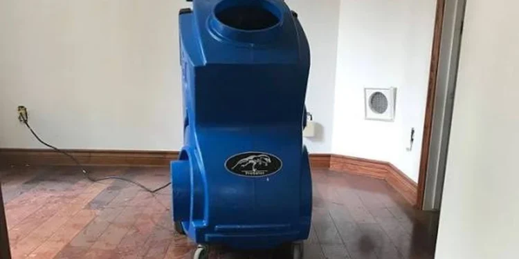A practical buyer’s guide to HEPA air scrubber rentals in Richmond Hill for wet hallway outside laundry room